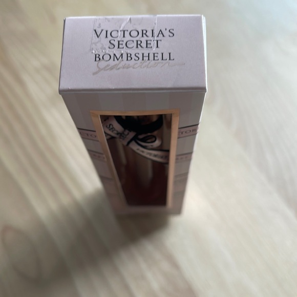 Victoria Secret Bombshell Seduction NIB Rollerball 7 ml/.23 fl. oz re gifting - Picture 2 of 4